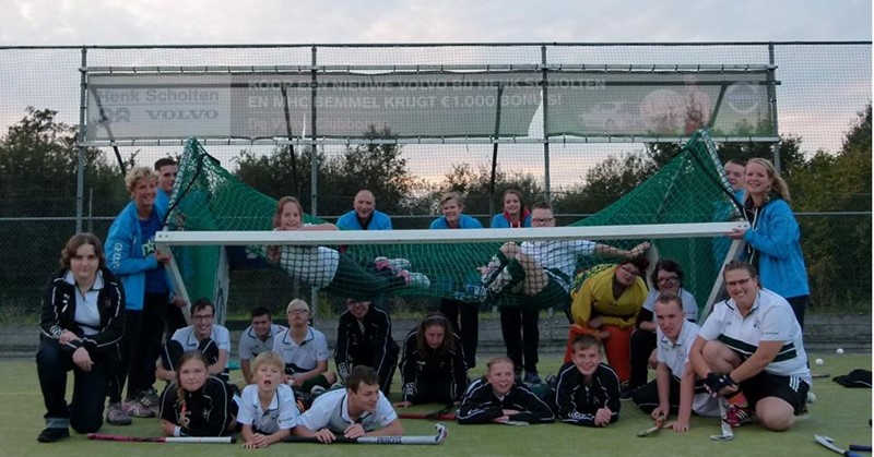 M.H.C. Bemmel 800 wint UNIEKE SPORTFOTO actie afbeelding nieuwsbericht