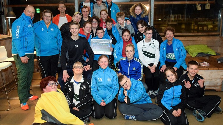 Bemmelse G-hockeyers ontvangen winnende cheque afbeelding nieuwsbericht Bemmelse G-hockeyers ontvangen winnende cheque afbeelding nieuwsbericht