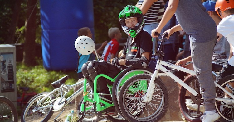 Kevin (25, Wheel Chair MX'er): "Als ik mijn tricks doe, voel ik geen angst!" afbeelding nieuwsbericht Kevin (25, Wheel Chair MX'er): "Als ik mijn tricks doe, voel ik geen angst!" afbeelding nieuwsbericht