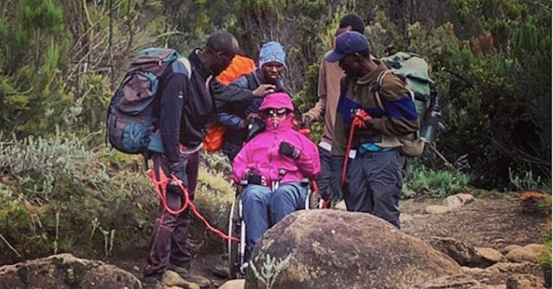 Tarryn beklom in rolstoel de Kilimanjaro afbeelding nieuwsbericht