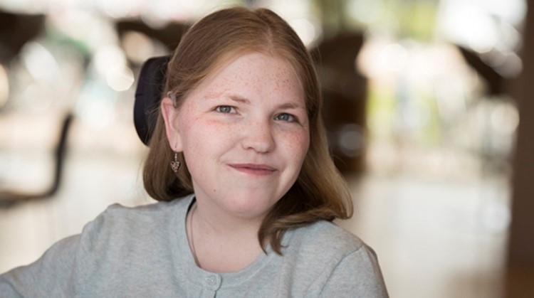 Vivian (24, meervoudig beperkt) wil meer inclusie voor doven en blinden afbeelding nieuwsbericht