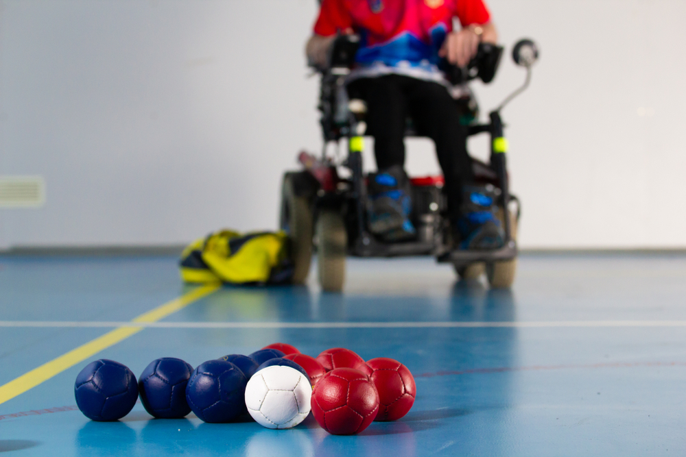 Boccia is een Paralympische sport voor mensen met een moto