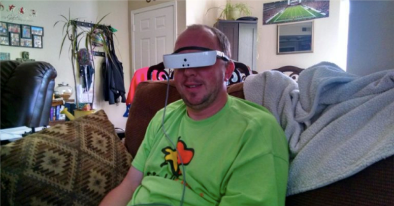 Cool: Blinde Football-fan kan zijn favoriete team zien door VR-bril afbeelding nieuwsbericht
