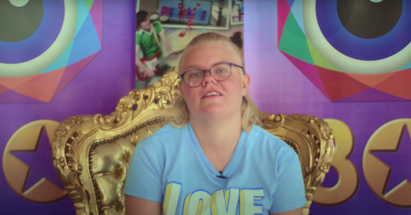 Lauri schreef boek over haar lichte beperking afbeelding nieuwsbericht Lauri schreef boek over haar lichte beperking afbeelding nieuwsbericht