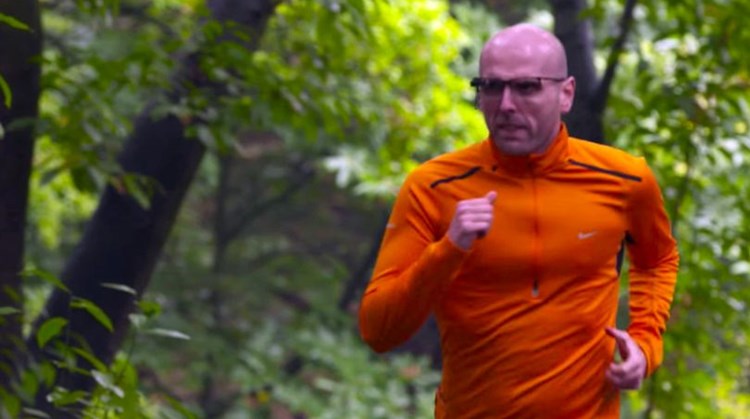 Onvoorstelbaar: een blinde hardloper liep de New York Marathon zónder buddy afbeelding nieuwsbericht Onvoorstelbaar: een blinde hardloper liep de New York Marathon zónder buddy afbeelding nieuwsbericht
