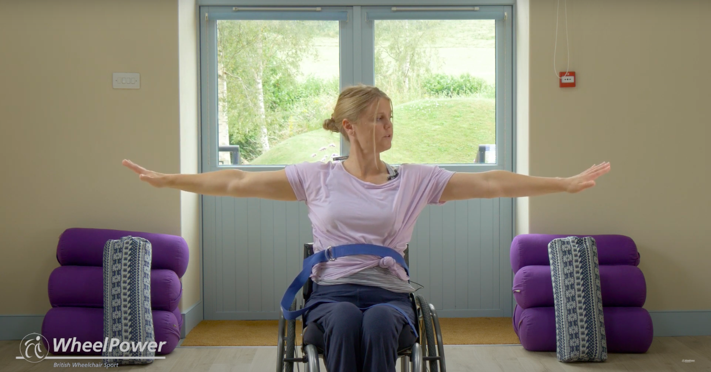 Even je nek ontspannen met rolstoelyoga afbeelding nieuwsbericht Even je nek ontspannen met rolstoelyoga afbeelding nieuwsbericht