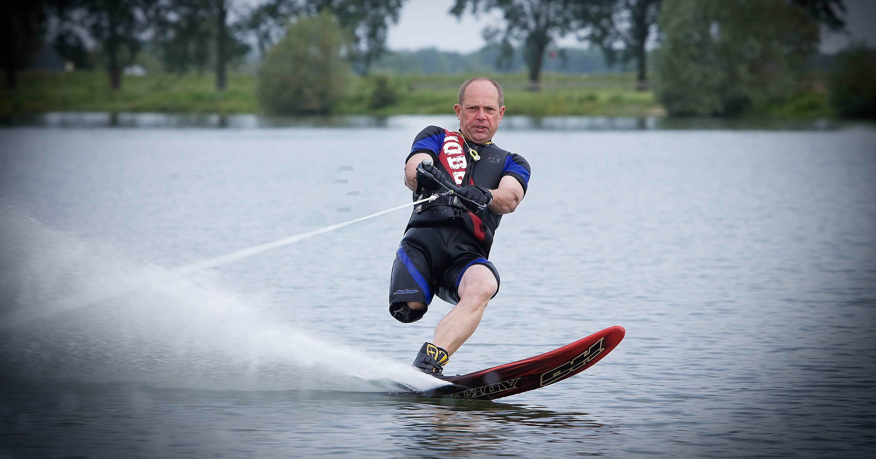 Ton (62, beenamputatie) accepteerde dankzij het waterskiën zijn handicap afbeelding nieuwsbericht Ton (62, beenamputatie) accepteerde dankzij het waterskiën zijn handicap afbeelding nieuwsbericht