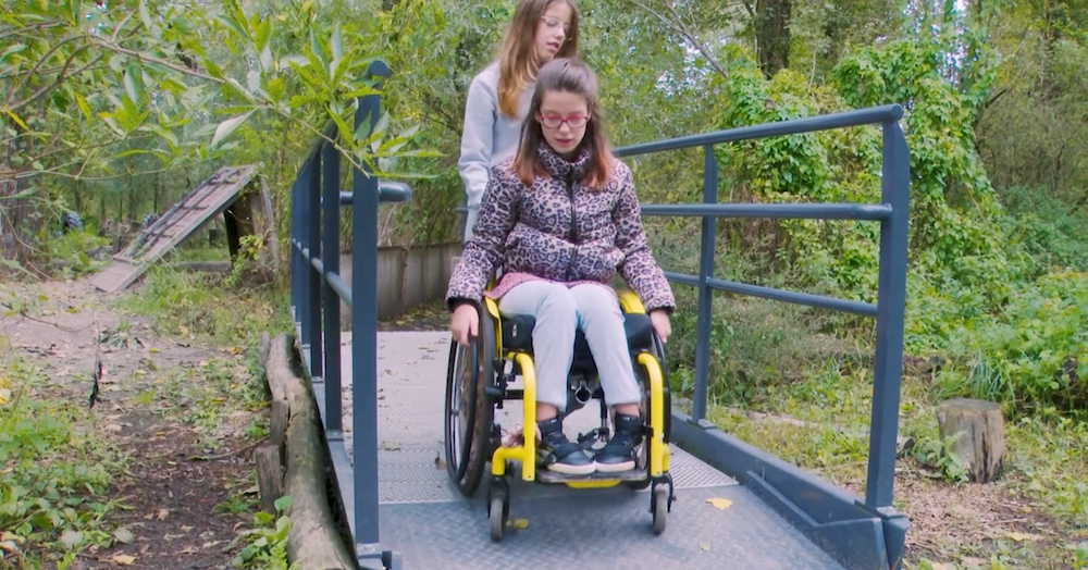 Rosa kan met haar rolstoel door het Klauterwoud afbeelding nieuwsbericht Rosa kan met haar rolstoel door het Klauterwoud afbeelding nieuwsbericht