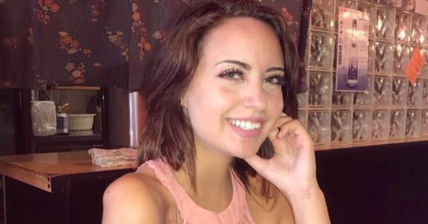 Lauren (21) met één arm heeft een wel héél grappig Tinder-profiel afbeelding nieuwsbericht Lauren (21) met één arm heeft een wel héél grappig Tinder-profiel afbeelding nieuwsbericht