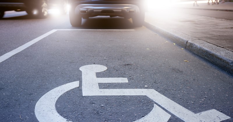 9 dingen die kunnen gebeuren als je op een invalidenparkeerplek gaat staan afbeelding nieuwsbericht