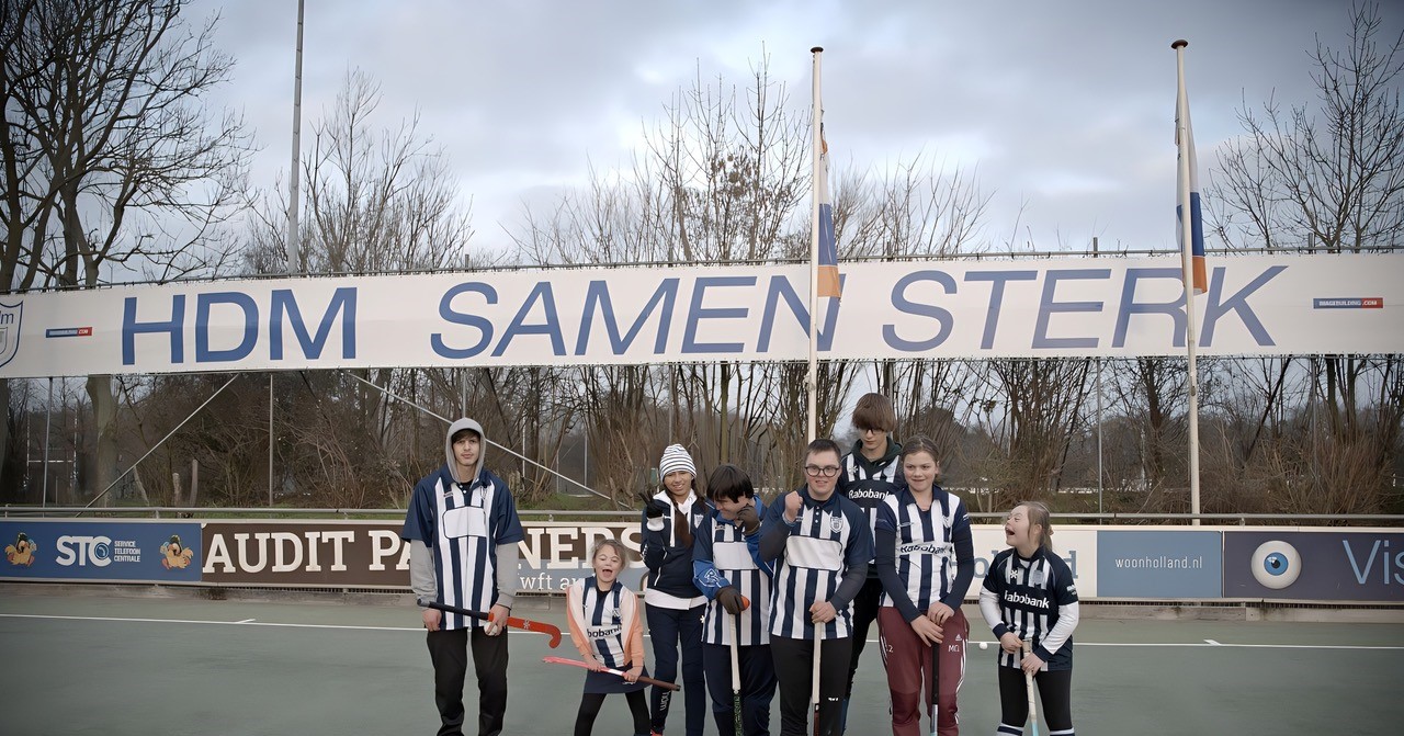 Hockeyen met een beperking? Dat kan, kom naar HDM in Den Haag! afbeelding nieuwsbericht Hockeyen met een beperking? Dat kan, kom naar HDM in Den Haag! afbeelding nieuwsbericht