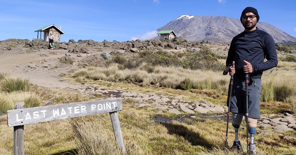 Man beklimt Kilimanjaro met twee protheses afbeelding nieuwsbericht Man beklimt Kilimanjaro met twee protheses afbeelding nieuwsbericht