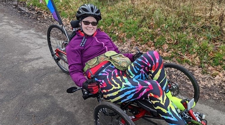 Sally fietst 1400 km voor haar rugbyclub afbeelding nieuwsbericht