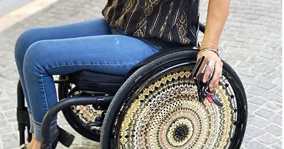 Restyle je rolstoel met dit hippe haakwerk! afbeelding nieuwsbericht Restyle je rolstoel met dit hippe haakwerk! afbeelding nieuwsbericht