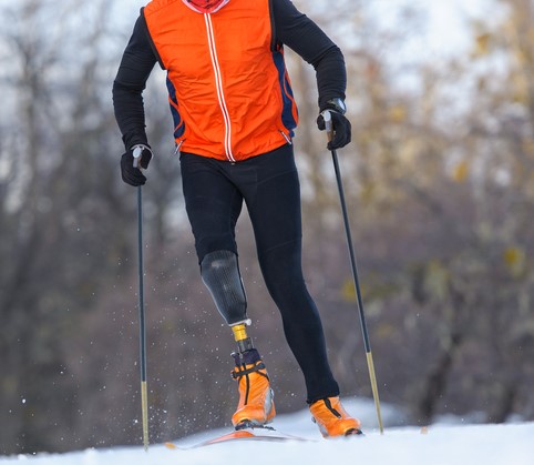 Dit kun je allemaal met een prothese als je op wintersport gaat.  afbeelding nieuwsbericht