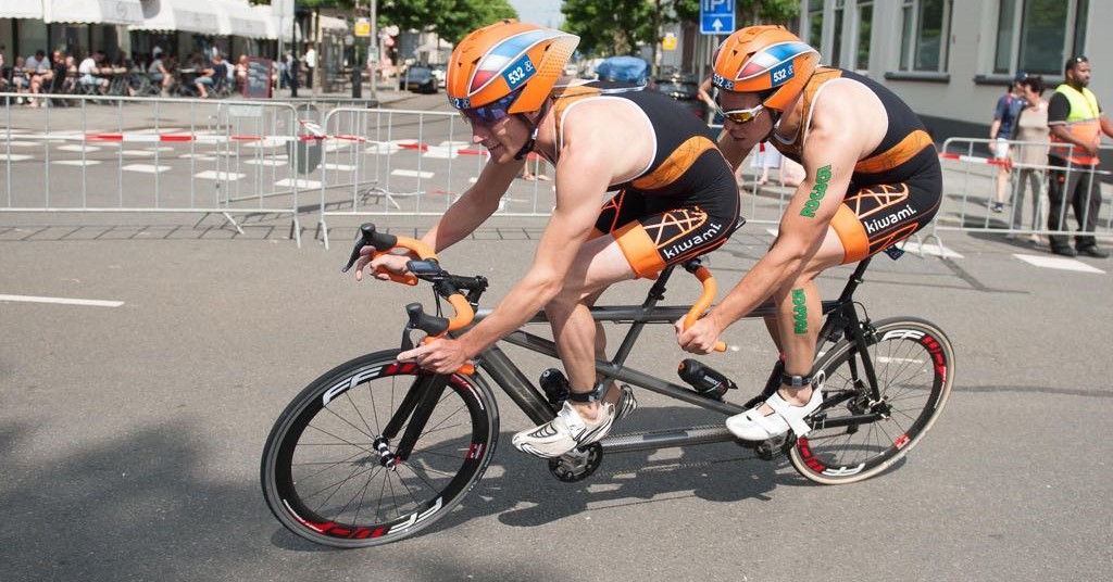 Daniël (blind, 34) is para-triatleet: "Sport verbindt. Je komt de meest uiteenlopende mensen tegen" afbeelding nieuwsbericht Daniël (blind, 34) is para-triatleet: "Sport verbindt. Je komt de meest uiteenlopende mensen tegen" afbeelding nieuwsbericht