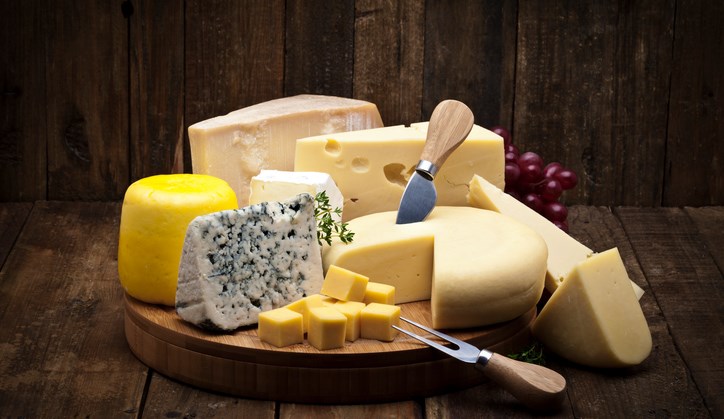 Goed nieuws! Je mag lekker los gaan op dingen als kaas, vlees, vis en zuivel. Waarom? Omdat je eiwitten nodig hebt. afbeelding nieuwsbericht Goed nieuws! Je mag lekker los gaan op dingen als kaas, vlees, vis en zuivel. Waarom? Omdat je eiwitten nodig hebt. afbeelding nieuwsbericht