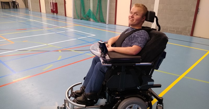 Erwin kan met nieuwe rolstoel weer hockeyen afbeelding nieuwsbericht