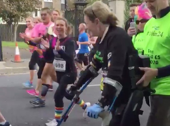 Claire (37) kreeg een dwarslaesie – en ging toen even 16 kilometer lopen afbeelding nieuwsbericht Claire (37) kreeg een dwarslaesie – en ging toen even 16 kilometer lopen afbeelding nieuwsbericht