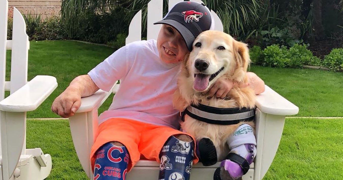 Owen (10) met geamputeerde benen ontmoet zijn grote held afbeelding nieuwsbericht Owen (10) met geamputeerde benen ontmoet zijn grote held afbeelding nieuwsbericht