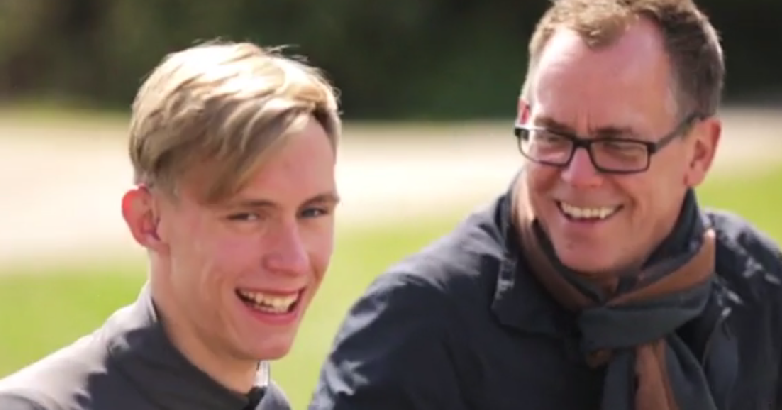 Noah (18, doof) werd gepest en vond een uitlaatklep in squash afbeelding nieuwsbericht Noah (18, doof) werd gepest en vond een uitlaatklep in squash afbeelding nieuwsbericht