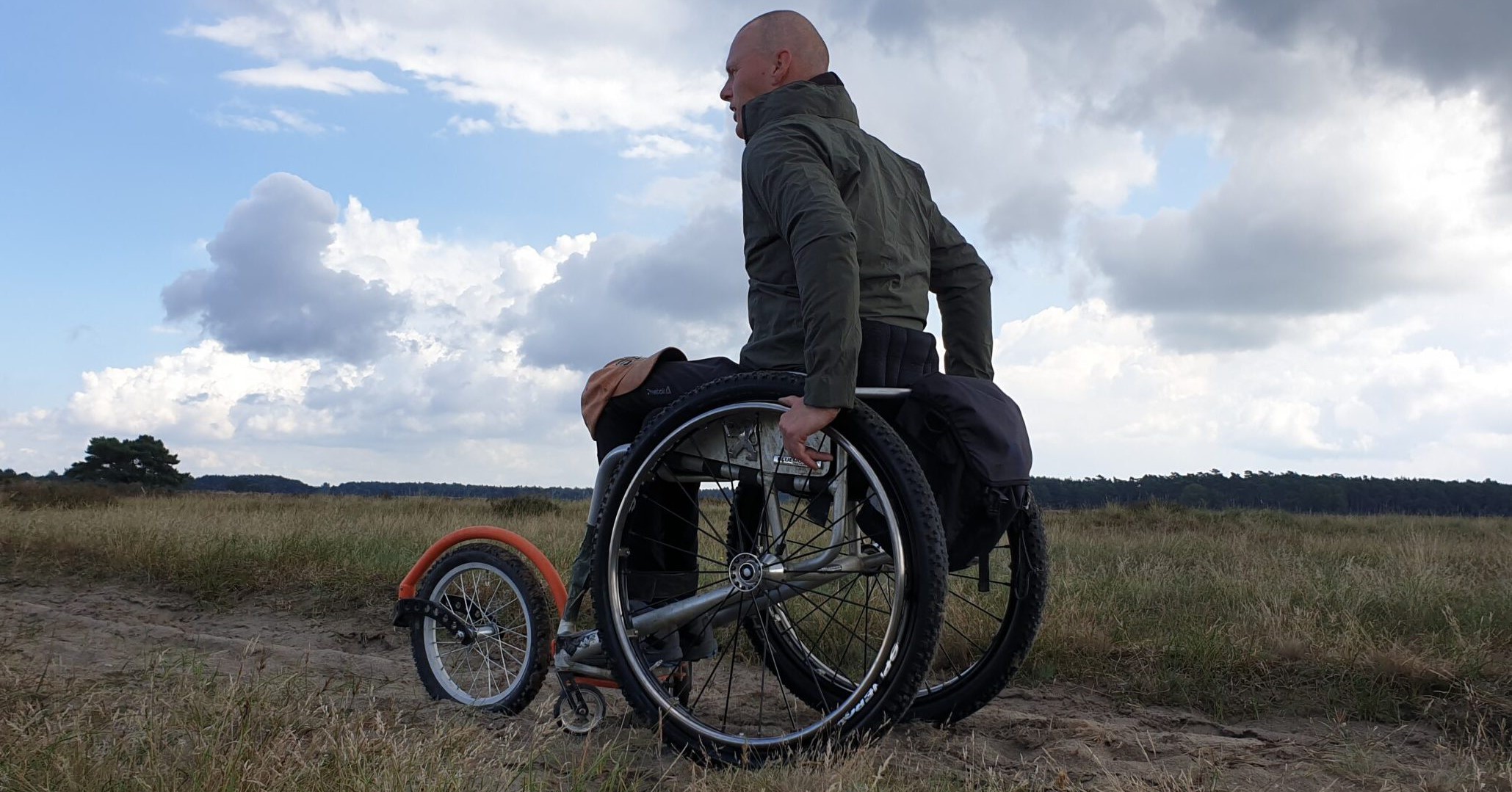 Sebastiaan rolt 555 km voor PTSS-hulphond afbeelding nieuwsbericht Sebastiaan rolt 555 km voor PTSS-hulphond afbeelding nieuwsbericht