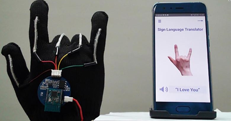 Deze handschoen vertaalt gebarentaal  afbeelding nieuwsbericht