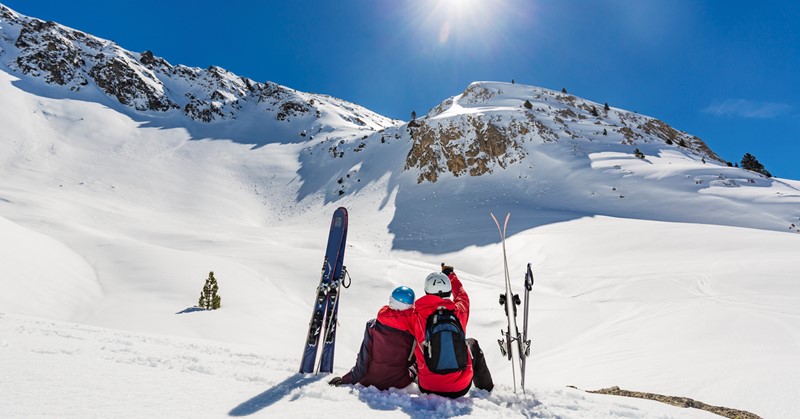 Dit is wat een para-alpine skiër nodig heeft om de berg  af te zoeven afbeelding nieuwsbericht