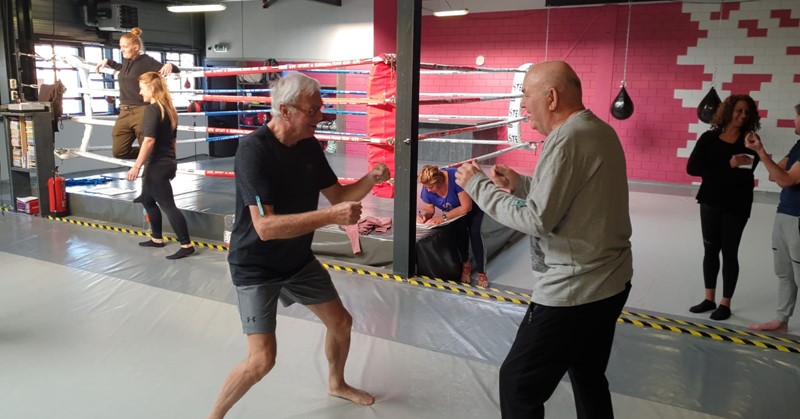 Leon geeft dankzij zijn vader bokslessen aan mensen met Parkinson afbeelding nieuwsbericht