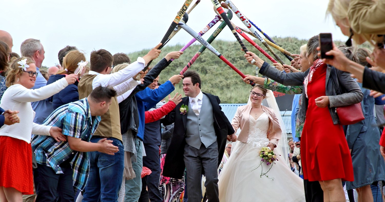 Prachtig: Ruben en Lize (beiden Downsyndroom) beloofden elkaar eeuwige trouw afbeelding nieuwsbericht Prachtig: Ruben en Lize (beiden Downsyndroom) beloofden elkaar eeuwige trouw afbeelding nieuwsbericht