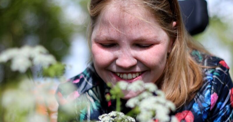 Vivian (23, meervoudig beperkt) droomt van solo paardrijden, maar kan dat wel? afbeelding nieuwsbericht Vivian (23, meervoudig beperkt) droomt van solo paardrijden, maar kan dat wel? afbeelding nieuwsbericht