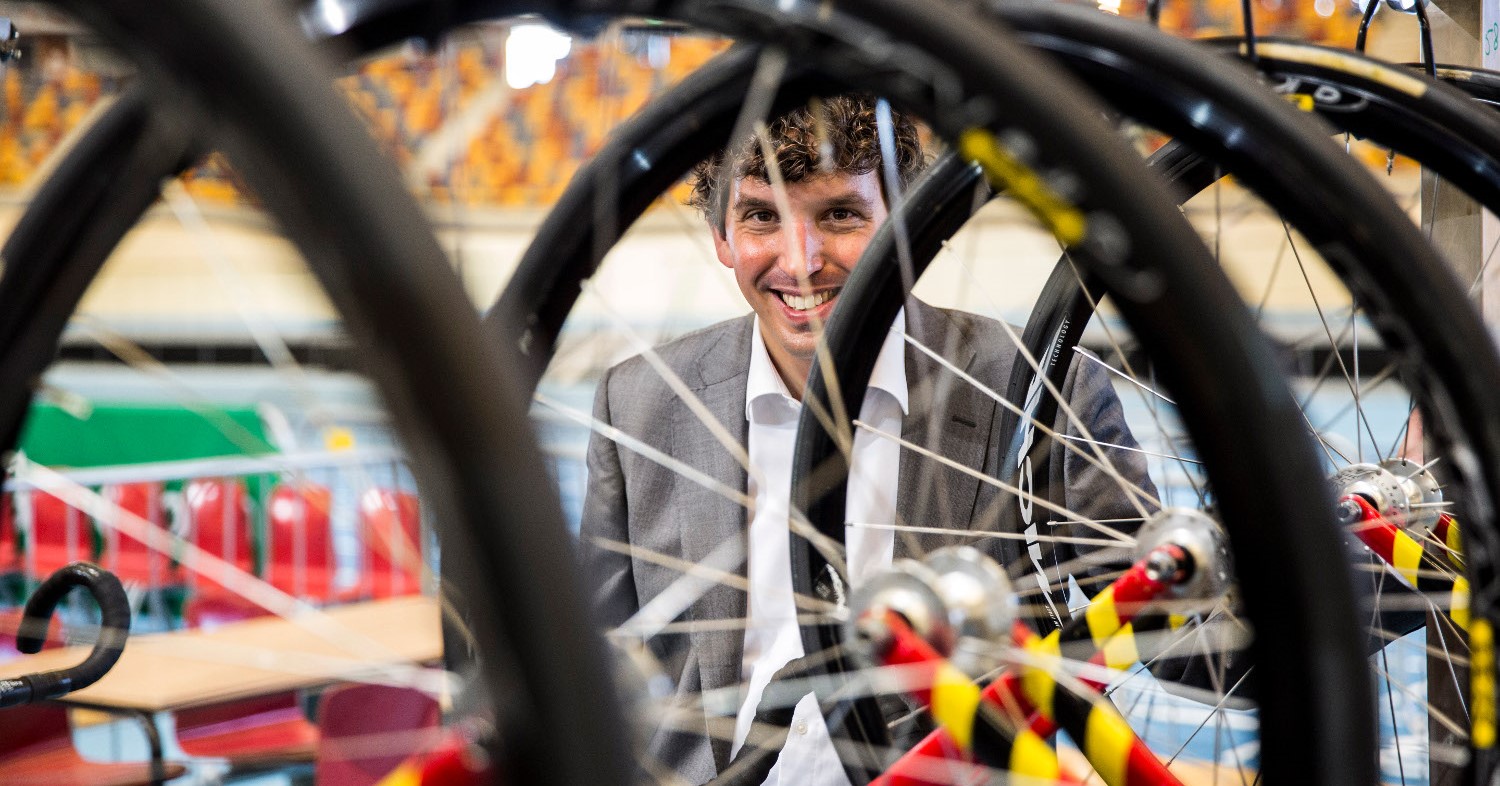 Apeldoornse wethouder Nathan Stukker: zien sporten is doen sporten! afbeelding nieuwsbericht Apeldoornse wethouder Nathan Stukker: zien sporten is doen sporten! afbeelding nieuwsbericht