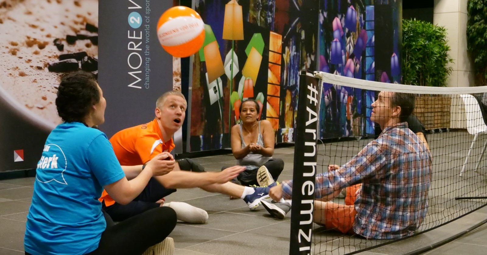 Social enterprise More2win geeft aangepast sporten duwtje in de rug rondom WK Zitvolleybal afbeelding nieuwsbericht