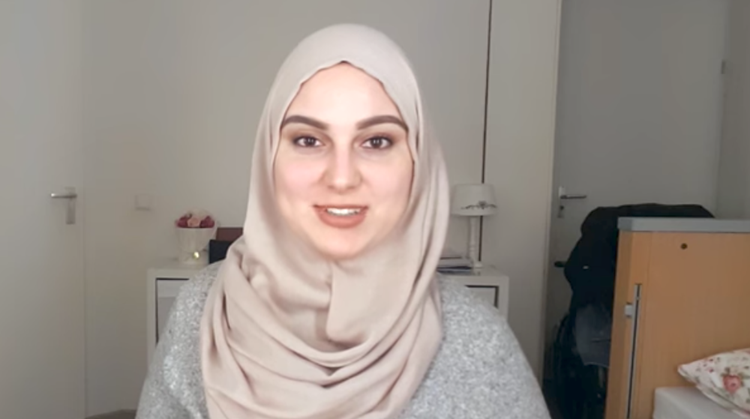 Kubra (22) deed even haar gordel af en – bam! afbeelding nieuwsbericht Kubra (22) deed even haar gordel af en – bam! afbeelding nieuwsbericht