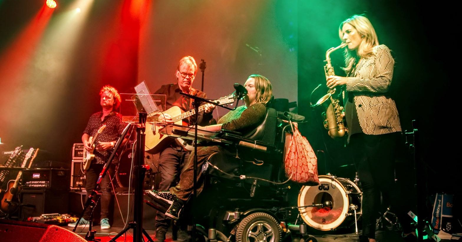 Les van Candy Dulfer op aangepaste saxofoon afbeelding nieuwsbericht Les van Candy Dulfer op aangepaste saxofoon afbeelding nieuwsbericht