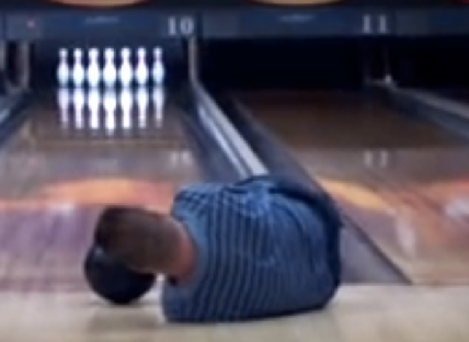 Hij heeft geen armen en doet toch gewoon aan bowlen afbeelding nieuwsbericht Hij heeft geen armen en doet toch gewoon aan bowlen afbeelding nieuwsbericht