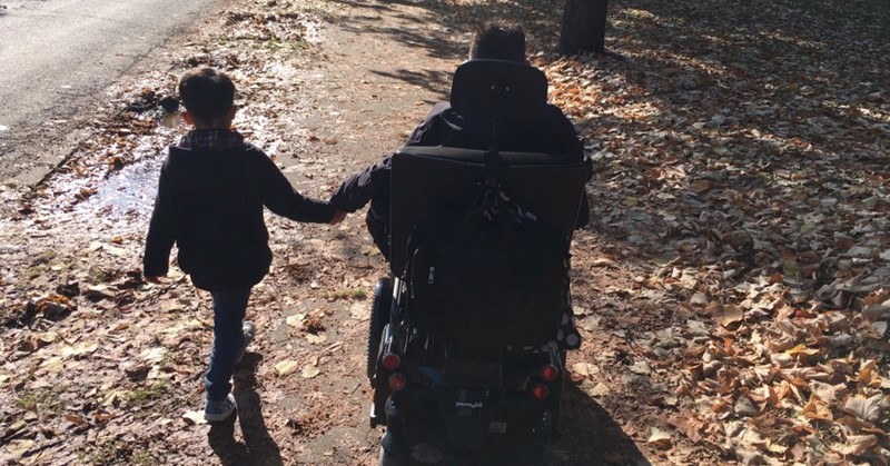 “De rolstoel brak het ijs met onze adoptiezoon” afbeelding nieuwsbericht