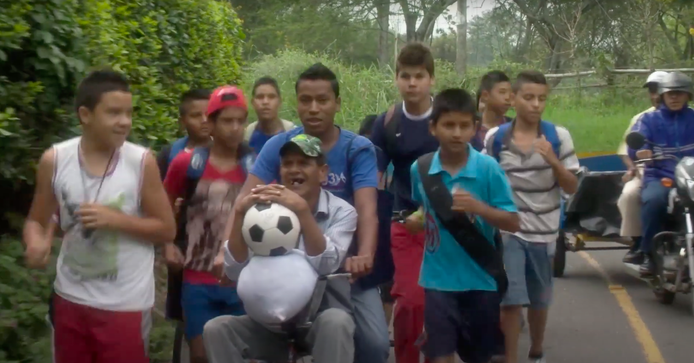 TV-tip: docu ‘De blinde voetbaltrainer’ afbeelding nieuwsbericht TV-tip: docu ‘De blinde voetbaltrainer’ afbeelding nieuwsbericht