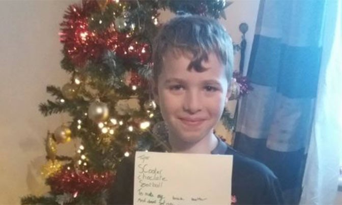 Voetbalfan Tyler (9) doet een hartverscheurend verzoek aan de kerstman afbeelding nieuwsbericht