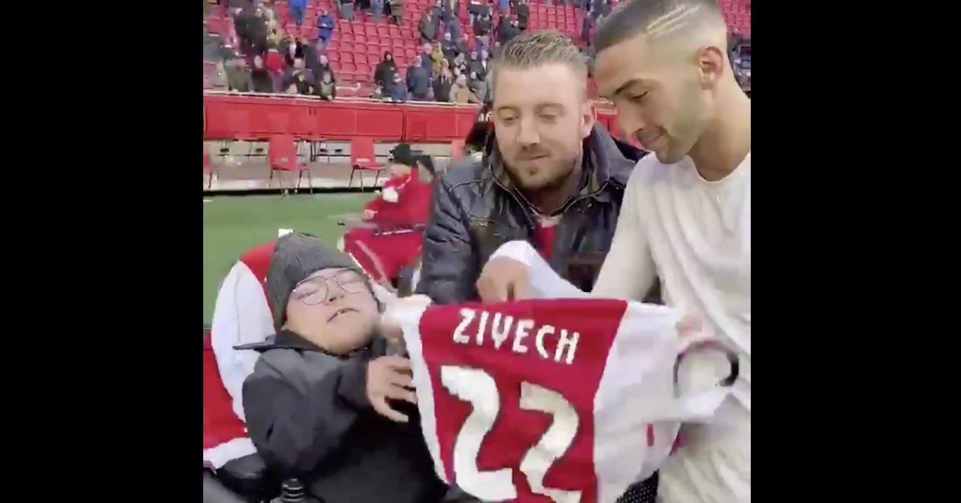 Speciaal shirt van Hakim Ziyech afbeelding nieuwsbericht Speciaal shirt van Hakim Ziyech afbeelding nieuwsbericht