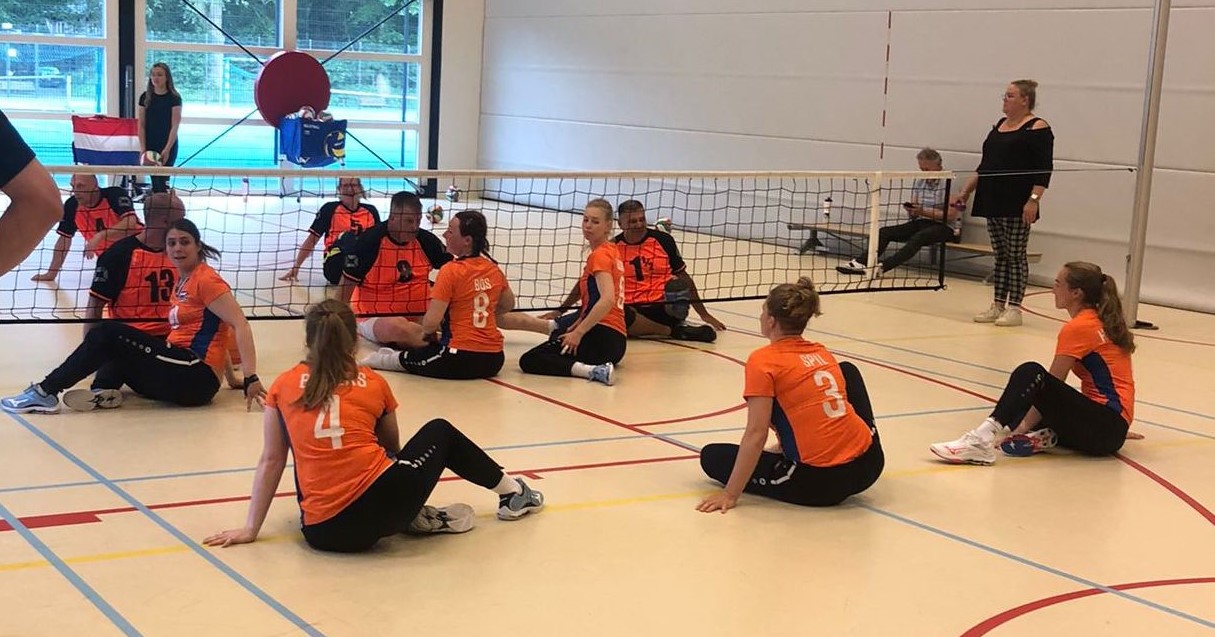Train mee met de Oranje Zitvolleybalsters! afbeelding nieuwsbericht Train mee met de Oranje Zitvolleybalsters! afbeelding nieuwsbericht