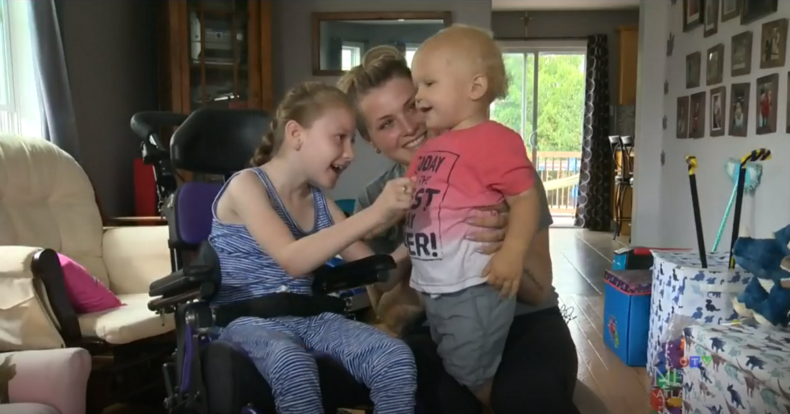 Lexie (9, cerebrale parese) redde haar broertje van verdrinking afbeelding nieuwsbericht Lexie (9, cerebrale parese) redde haar broertje van verdrinking afbeelding nieuwsbericht