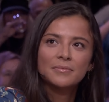 Zij doet nu yoga met één arm afbeelding nieuwsbericht Zij doet nu yoga met één arm afbeelding nieuwsbericht