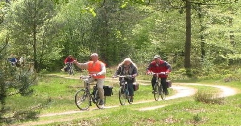 Recreatieve fietstochten onder begeleiding van vertellende gidsen in omgeving Apeldoorn! afbeelding nieuwsbericht
