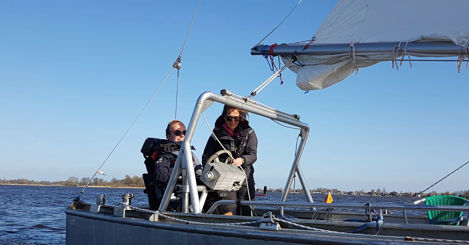 Mensen met handicap zeilen € 9.000,- bij elkaar op Loosdrechtse Plassen afbeelding nieuwsbericht Mensen met handicap zeilen € 9.000,- bij elkaar op Loosdrechtse Plassen afbeelding nieuwsbericht