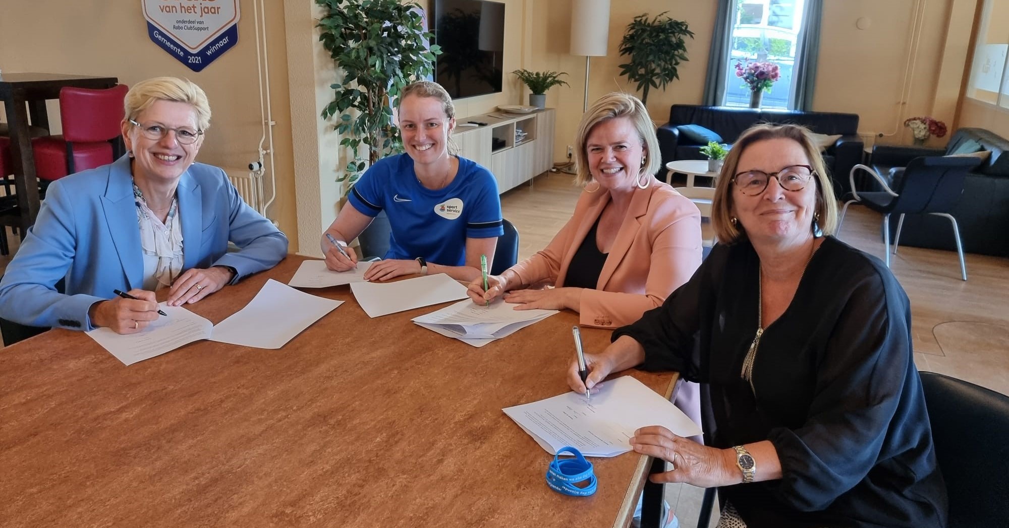 Samenwerking wordt nog intensiever tussen de Klup en Sportservice in Apeldoorn afbeelding nieuwsbericht Samenwerking wordt nog intensiever tussen de Klup en Sportservice in Apeldoorn afbeelding nieuwsbericht