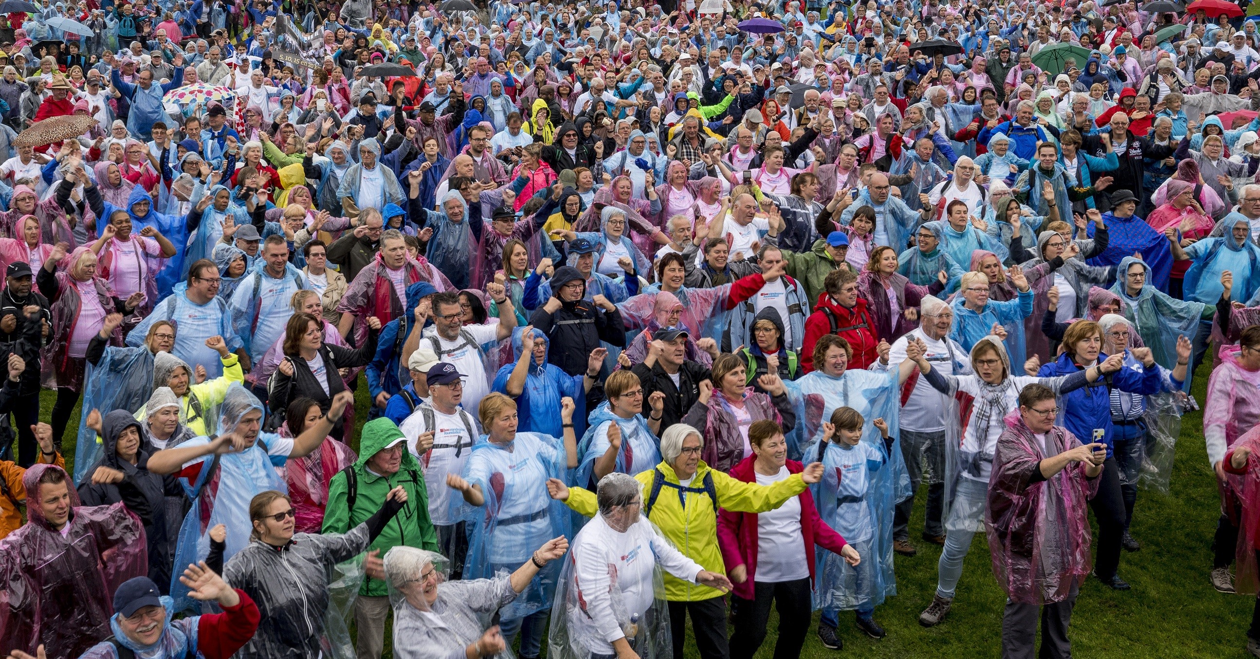 Ruim 300 wandelaars Nationale Diabetes Challenge met de bus naar Amsterdam afbeelding nieuwsbericht Ruim 300 wandelaars Nationale Diabetes Challenge met de bus naar Amsterdam afbeelding nieuwsbericht