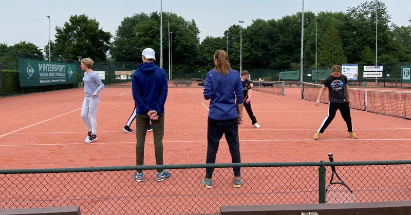 Uniek Tennis voor jongeren bij Amjoy! afbeelding nieuwsbericht