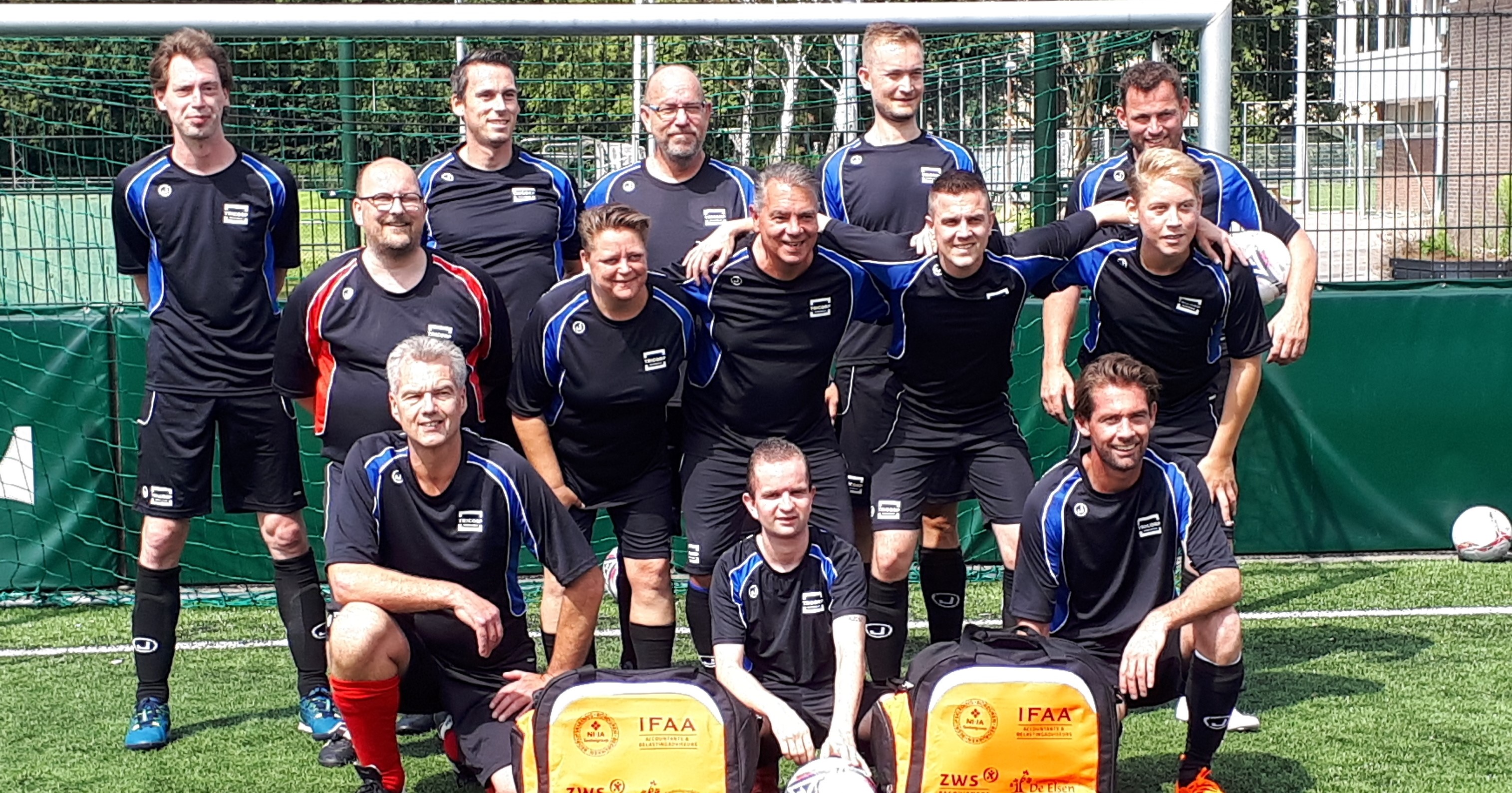 Nederlands Transplantatie Voetbalteam oefent tegen de Politie afbeelding nieuwsbericht Nederlands Transplantatie Voetbalteam oefent tegen de Politie afbeelding nieuwsbericht