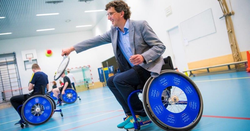 Wethouder speelt rolstoeltennis met leerlingen van het Gentiaan College afbeelding nieuwsbericht